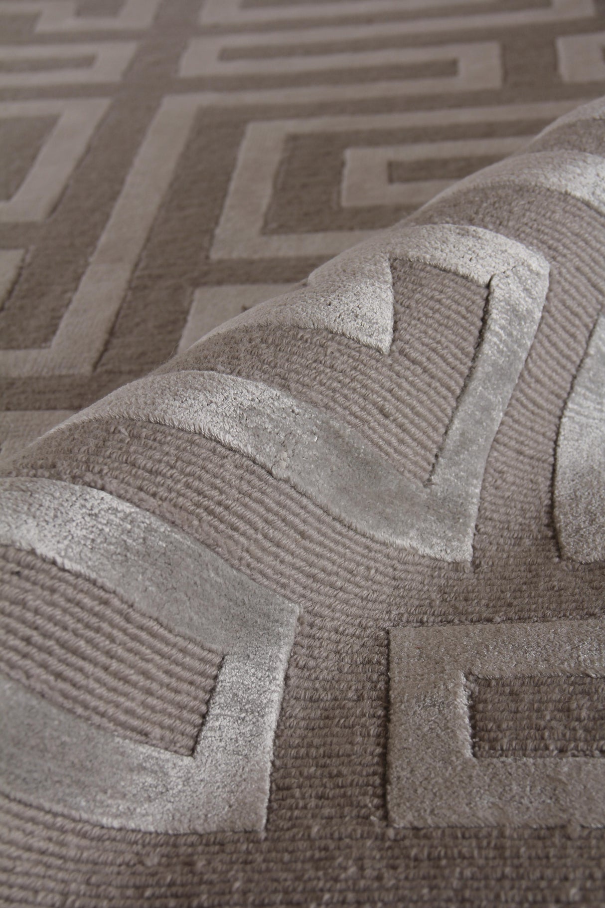 Exquisite Rugs Metro Velvet hand-knotted Wool/Viscose 5041 Silver 12' x 9' Area Rug