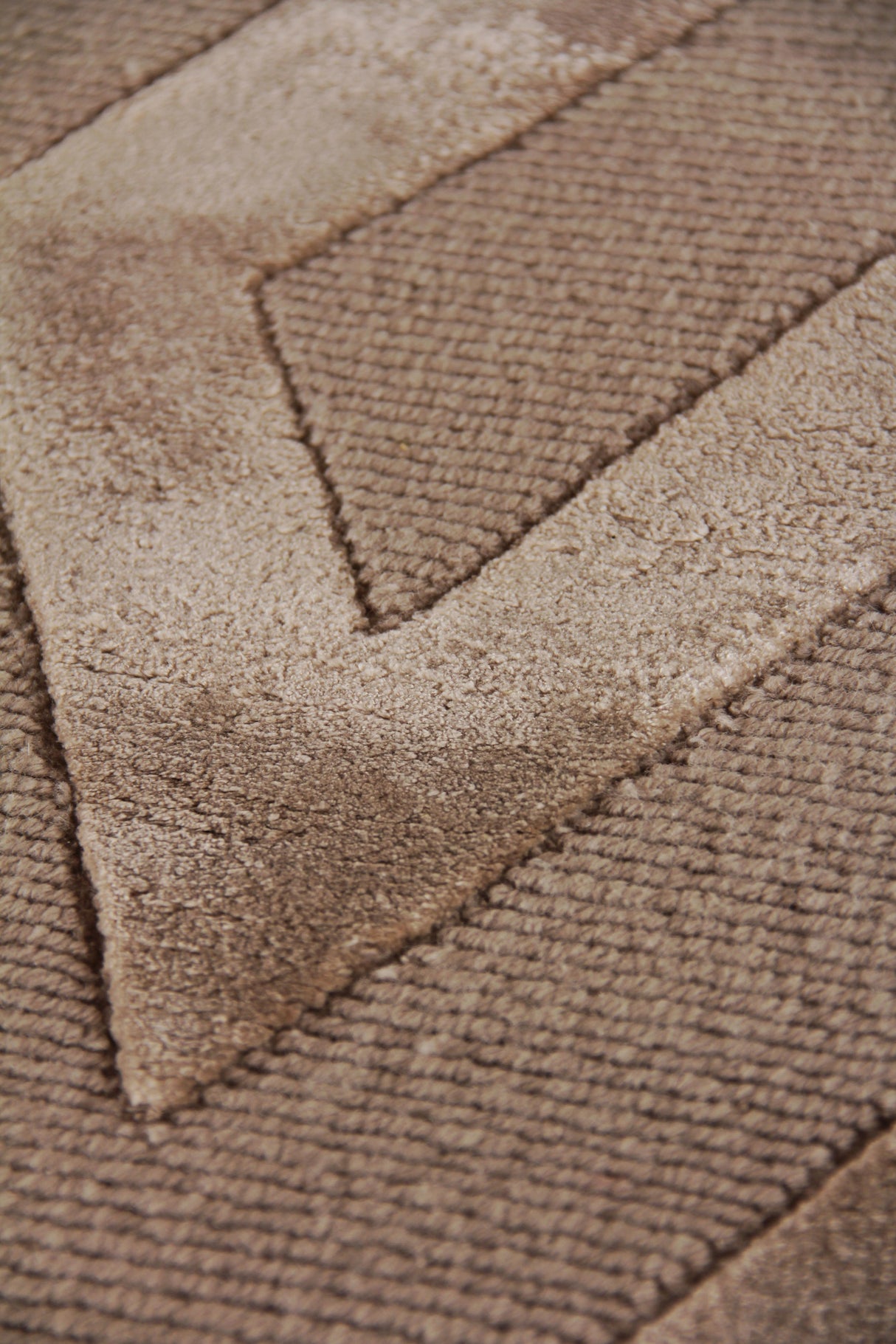 Exquisite Rugs Metro Velvet hand-knotted Wool/Viscose 5064 Light Beige 10' x 8' Area Rug