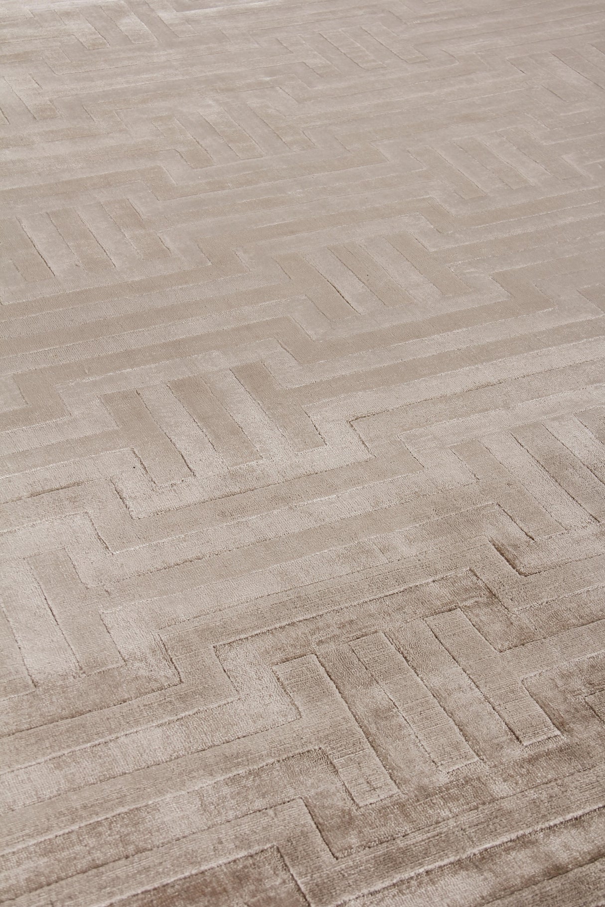 Exquisite Rugs Smooch Geo handloomed Bamboo Silk 5075 Beige 10' x 8' Area Rug