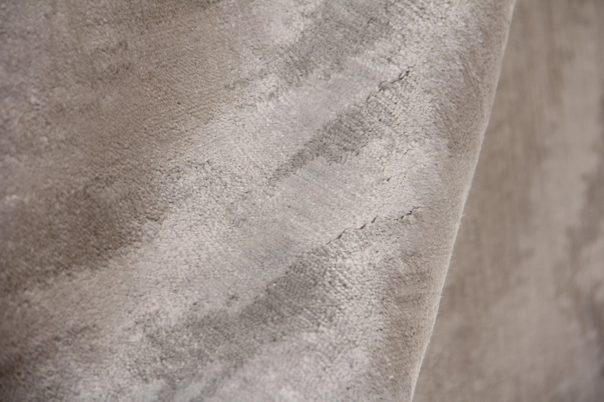 Exquisite Rugs Bamboo Silk hand-knotted Bamboo Silk 5162 Light Silver/Gray 10' x 8' Area Rug