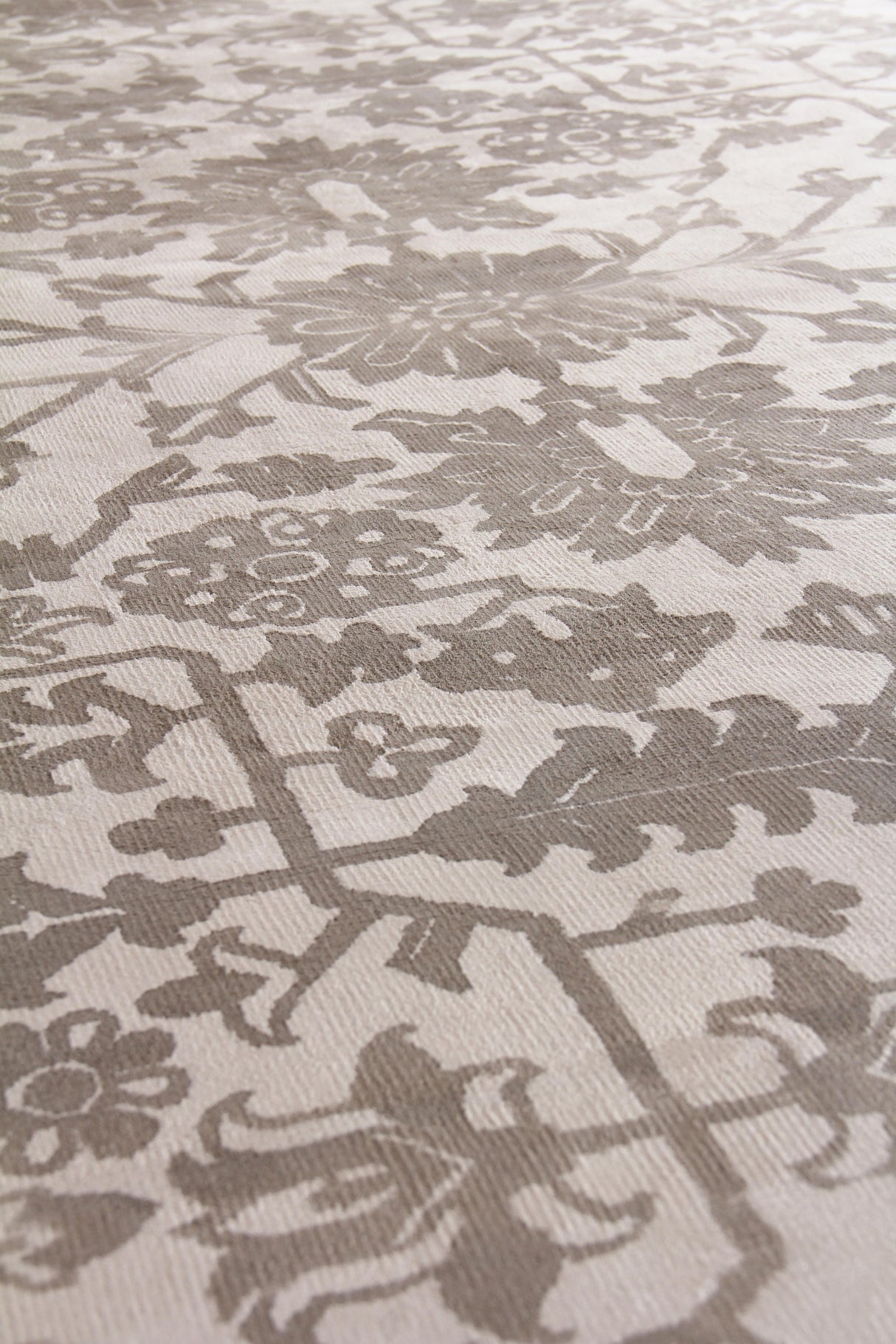 Exquisite Rugs Carrera handloomed Viscose 5169 Ash 10' x 8' Area Rug