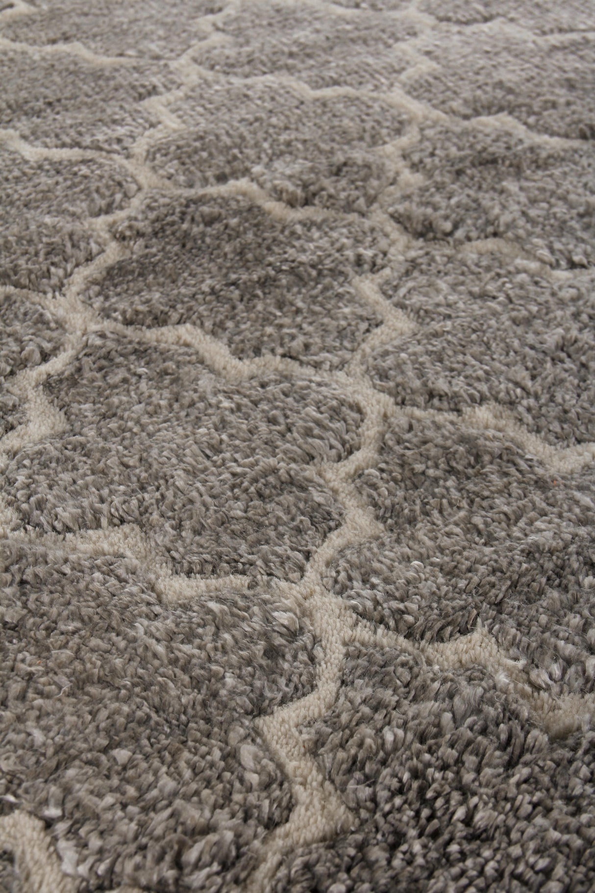 Exquisite Rugs Lux Look hand-knotted Bamboo Silk 5188 Gray 14' x 10' Area Rug