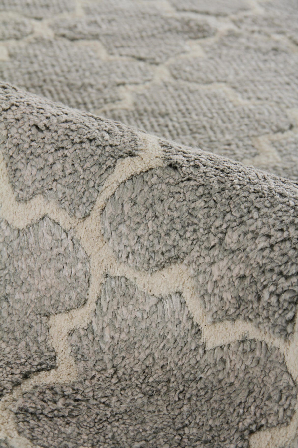 Exquisite Rugs Lux Look hand-knotted Bamboo Silk 5189 Silver 9' x 6' Area Rug