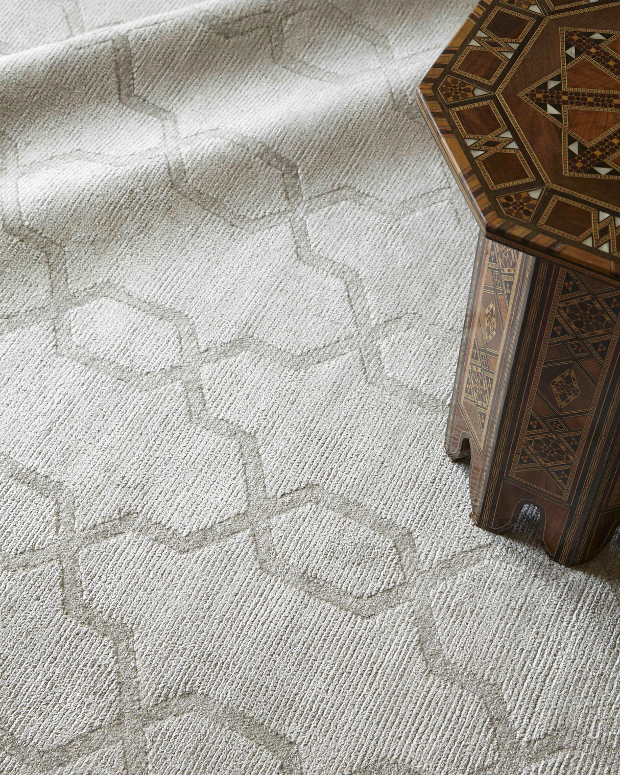 Exquisite Rugs Samara handloomed Bamboo Silk 5222 Light Silver 15' x 12' Area Rug