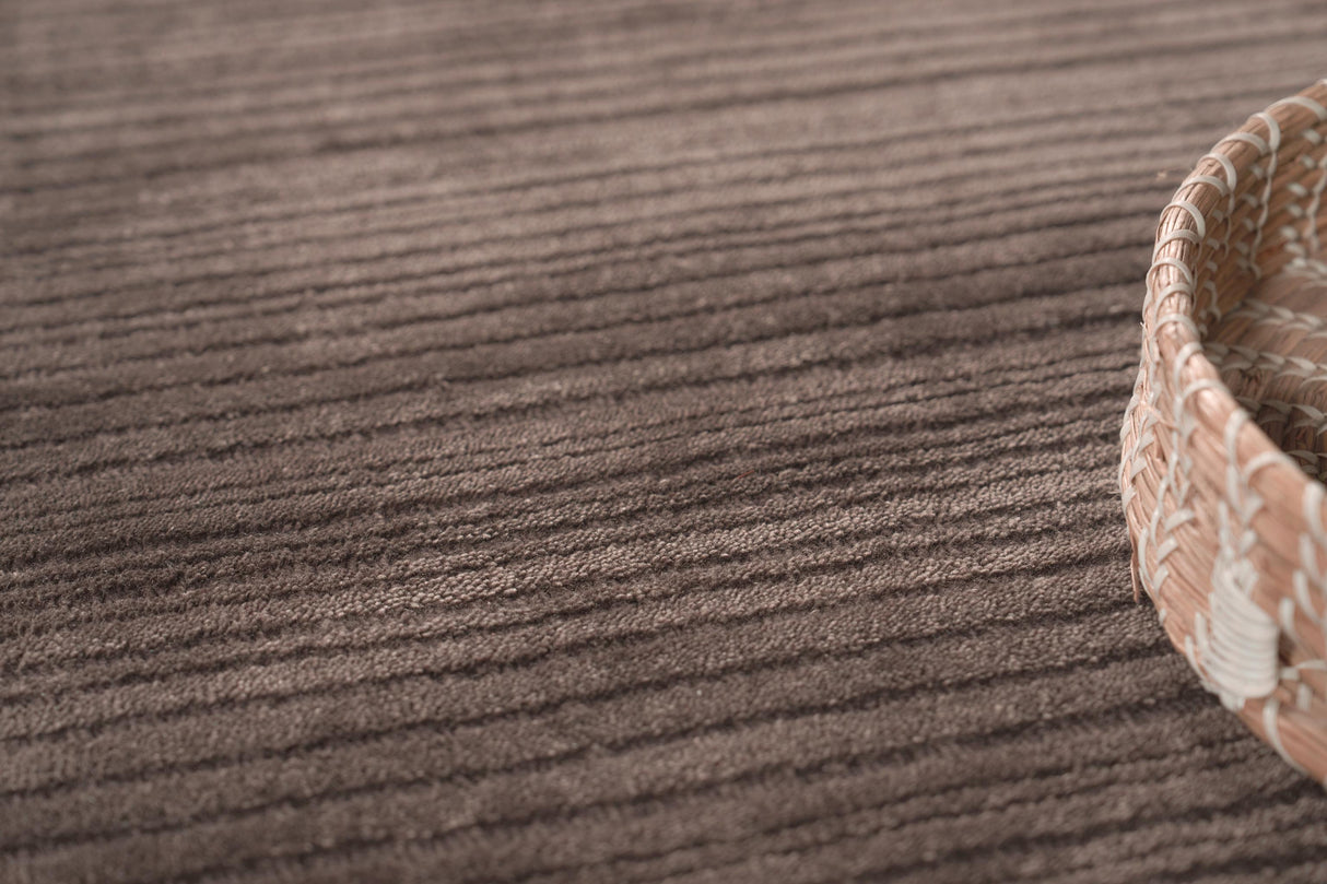 Exquisite Rugs Cavallo Modern handloomed Nylon/Wool 7312 Brown 9' x 6' Area Rug