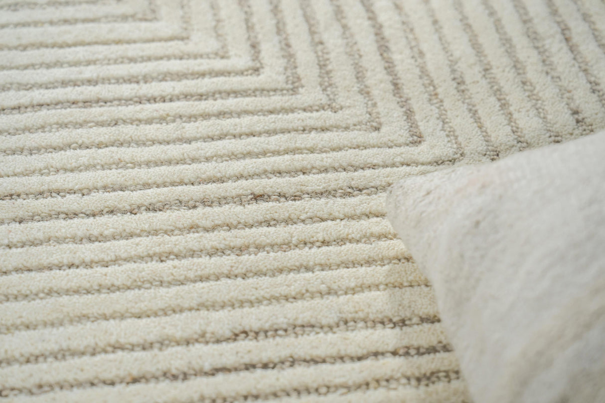 Exquisite Rugs Teton hand-tufted New Zealand Wool 7323 Beige/Ivory 9' x 6' Area Rug