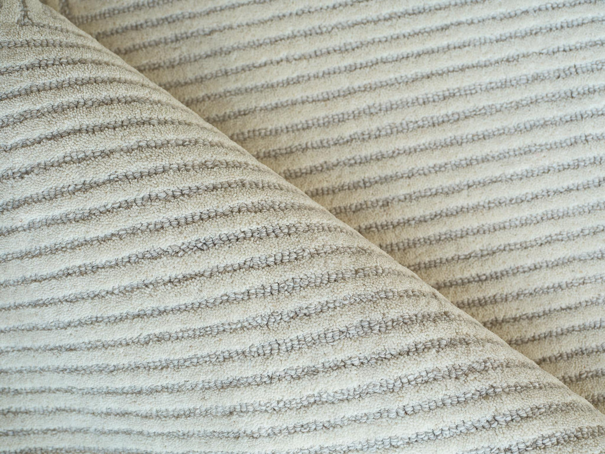Exquisite Rugs Teton hand-tufted New Zealand Wool 7325 Silver/Ivory 18' x 14' Area Rug