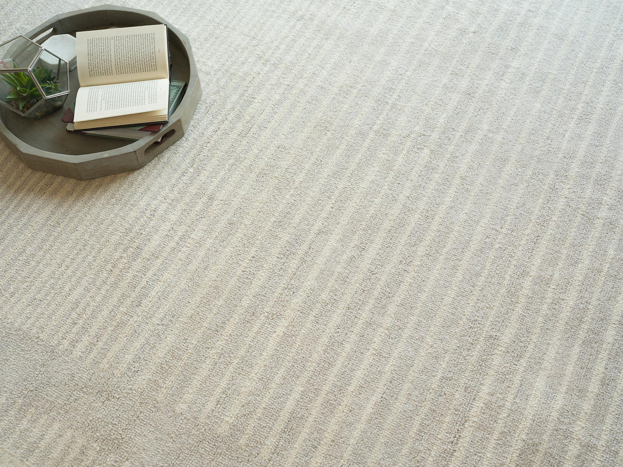 Exquisite Rugs Dusseldorf hand-tufted New Zealand Wool 7342 Silver/Ivory 9' x 6' Area Rug