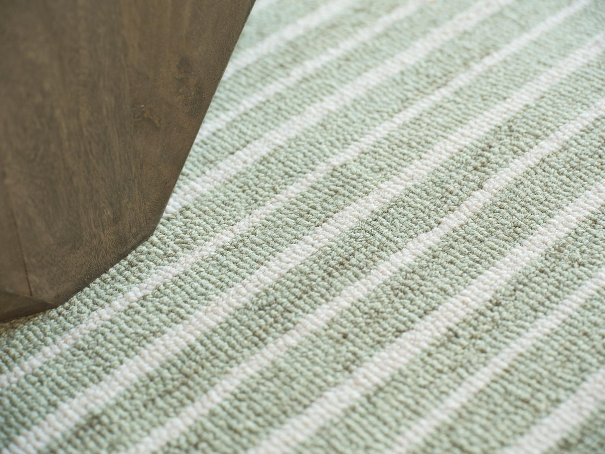 Exquisite Rugs Dusseldorf hand-tufted New Zealand Wool 7343 Sage Green/Ivory 9' x 6' Area Rug
