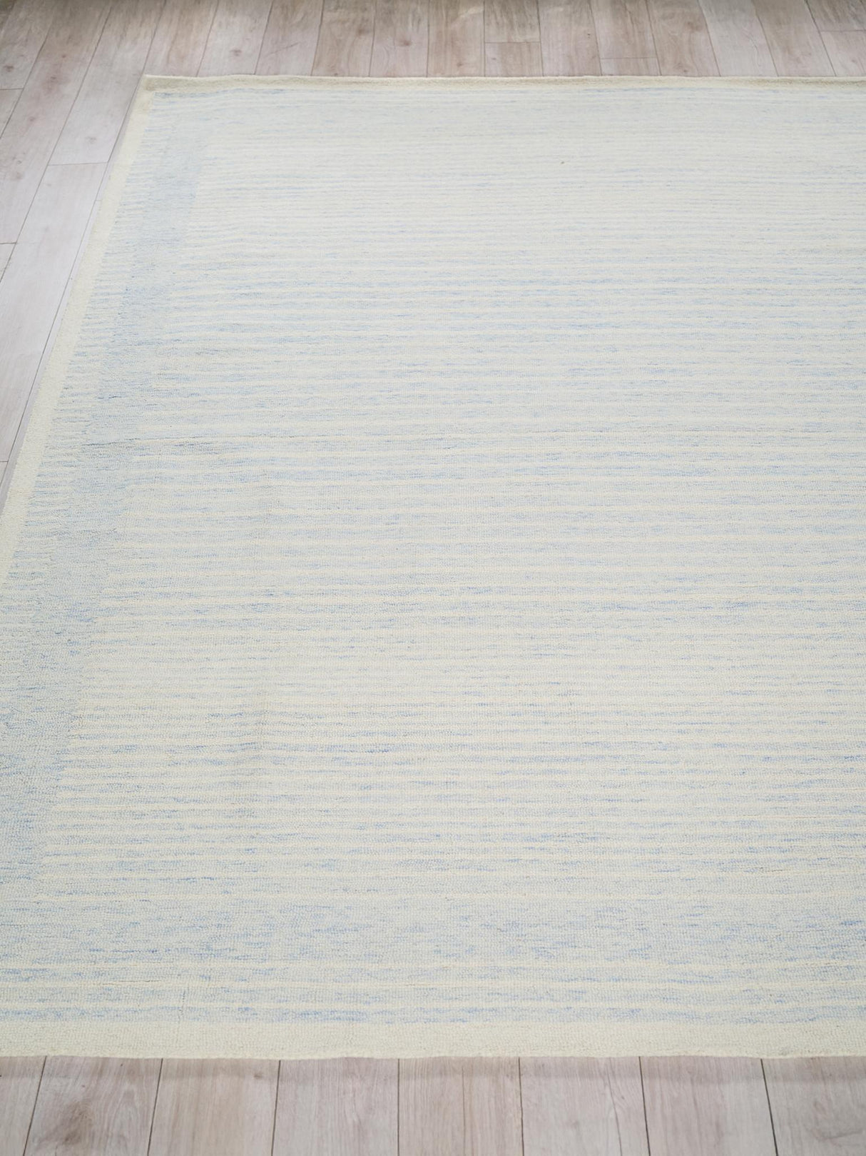 Exquisite Rugs Dusseldorf hand-tufted New Zealand Wool 7344 Blue/Ivory 9' x 6' Area Rug