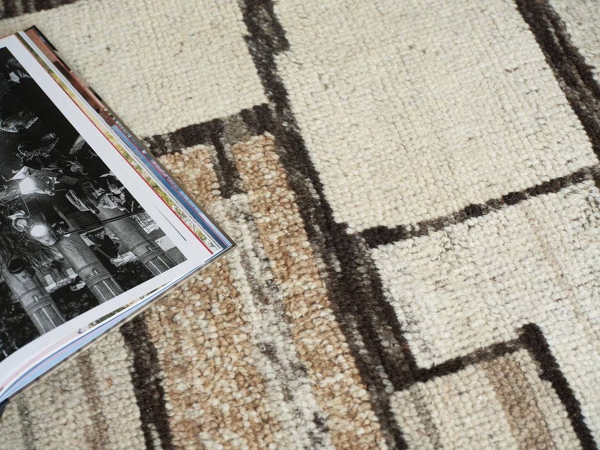 Exquisite Rugs Alcama hand-knotted New Zealand Wool 7454 Beige/Ivory/Brown 10' x 8' Area Rug