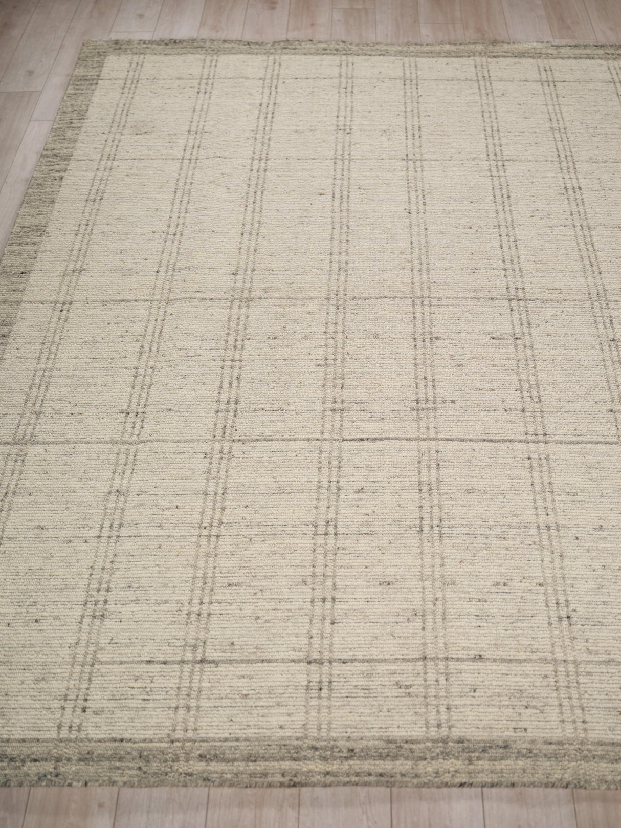 Exquisite Rugs Desi hand-knotted Wool 7462 Silver 15' x 12' Area Rug