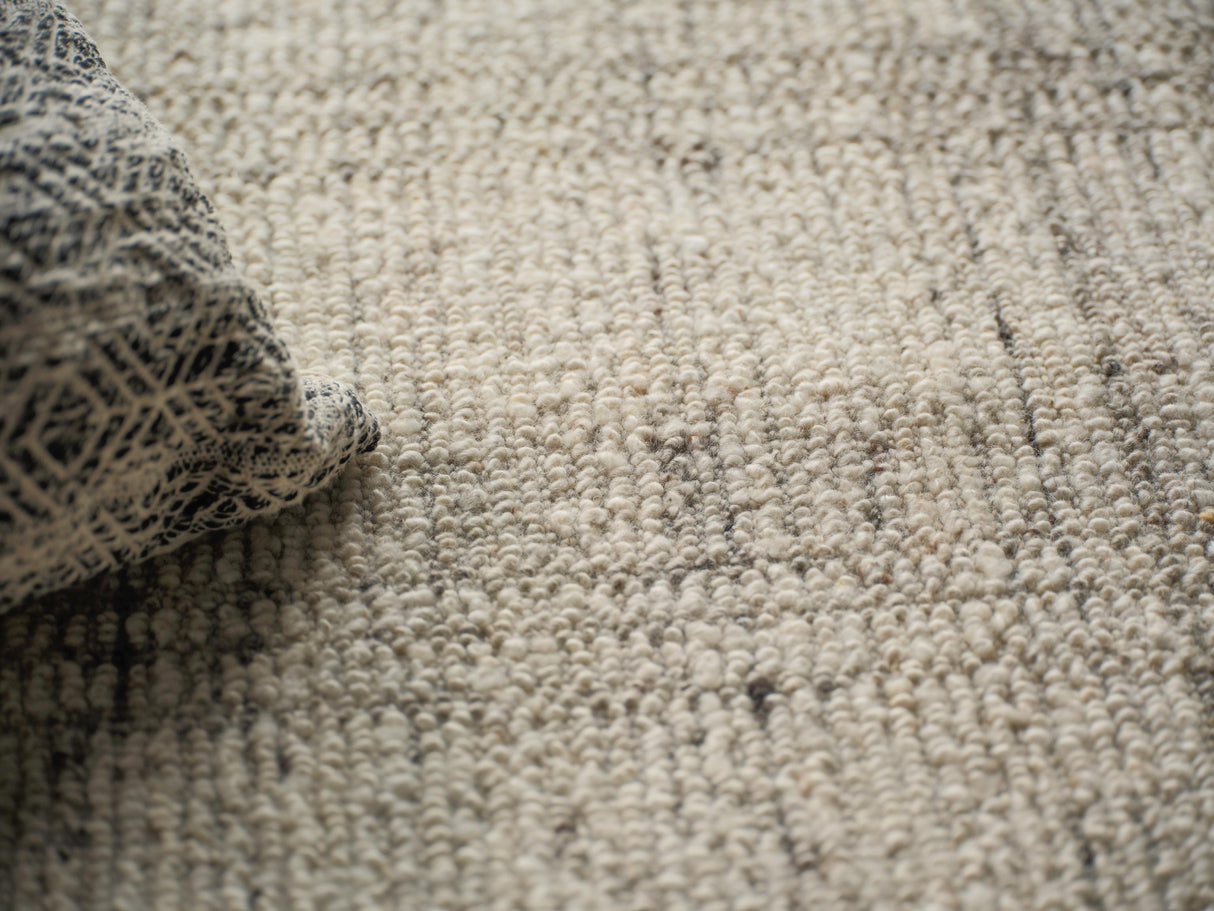 Exquisite Rugs Desi hand-knotted Wool 7462 Silver 15' x 12' Area Rug