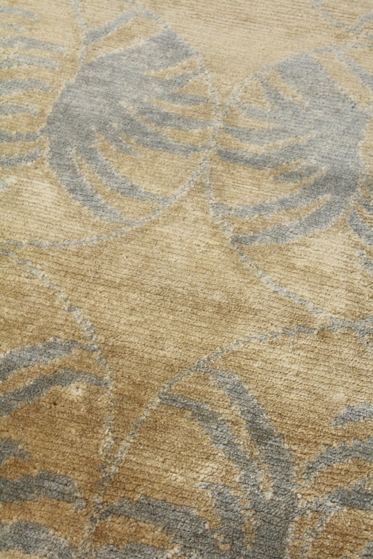 Exquisite Rugs Contemporary hand-knotted Wool/Silk 8181 Beige/Light Blue 10' x 9' Area Rug