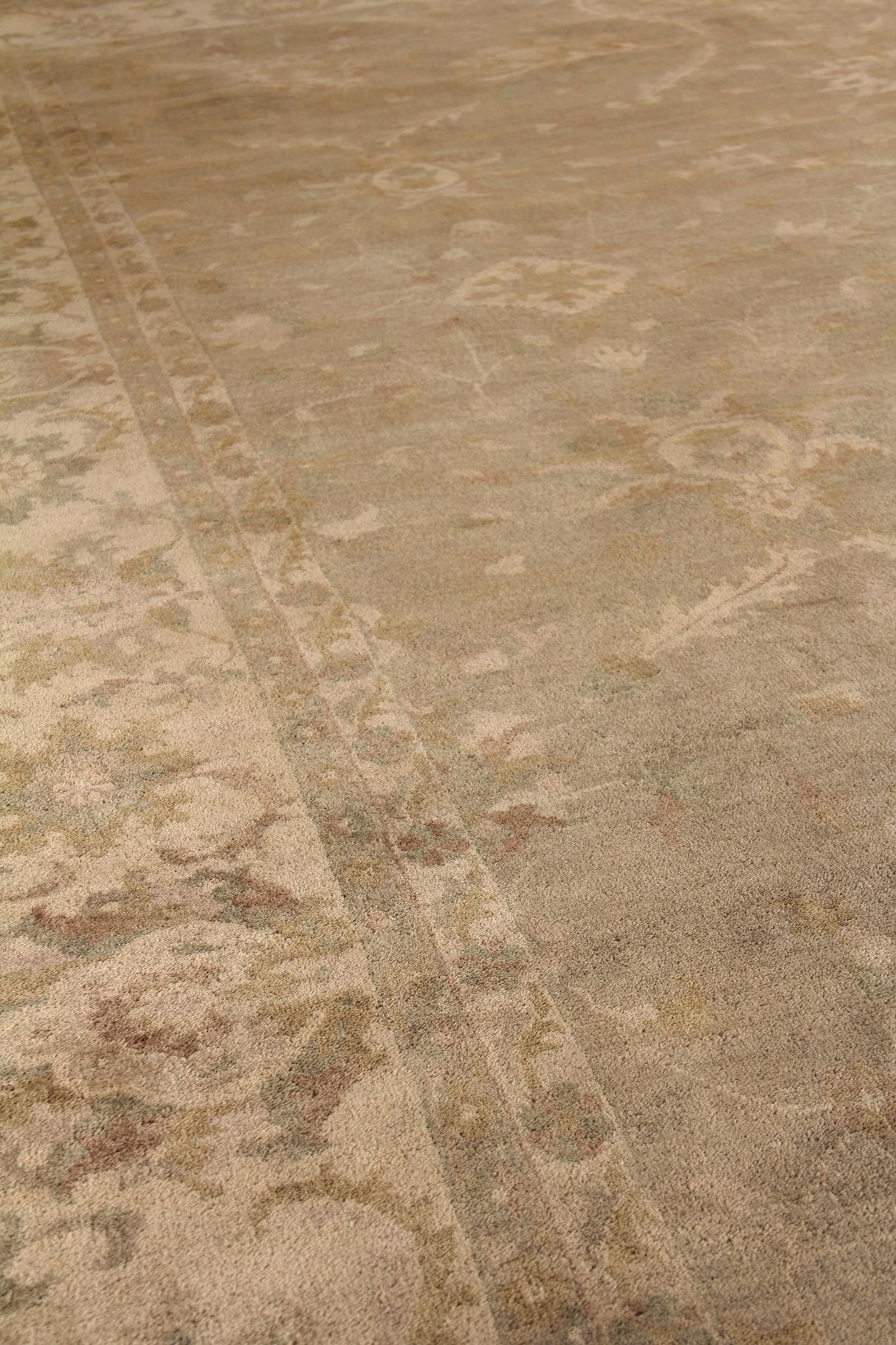 Exquisite Rugs Antique Weave Oushak hand-knotted New Zealand Wool 8252 Beige/Ivory 18' x 14' Area Rug