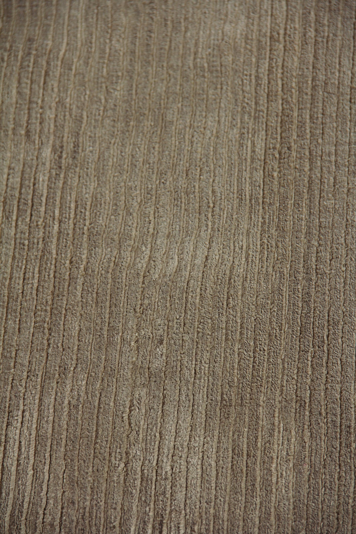 Exquisite Rugs Dove handloomed Viscose 9478 Mushroom 5' x 3' Area Rug