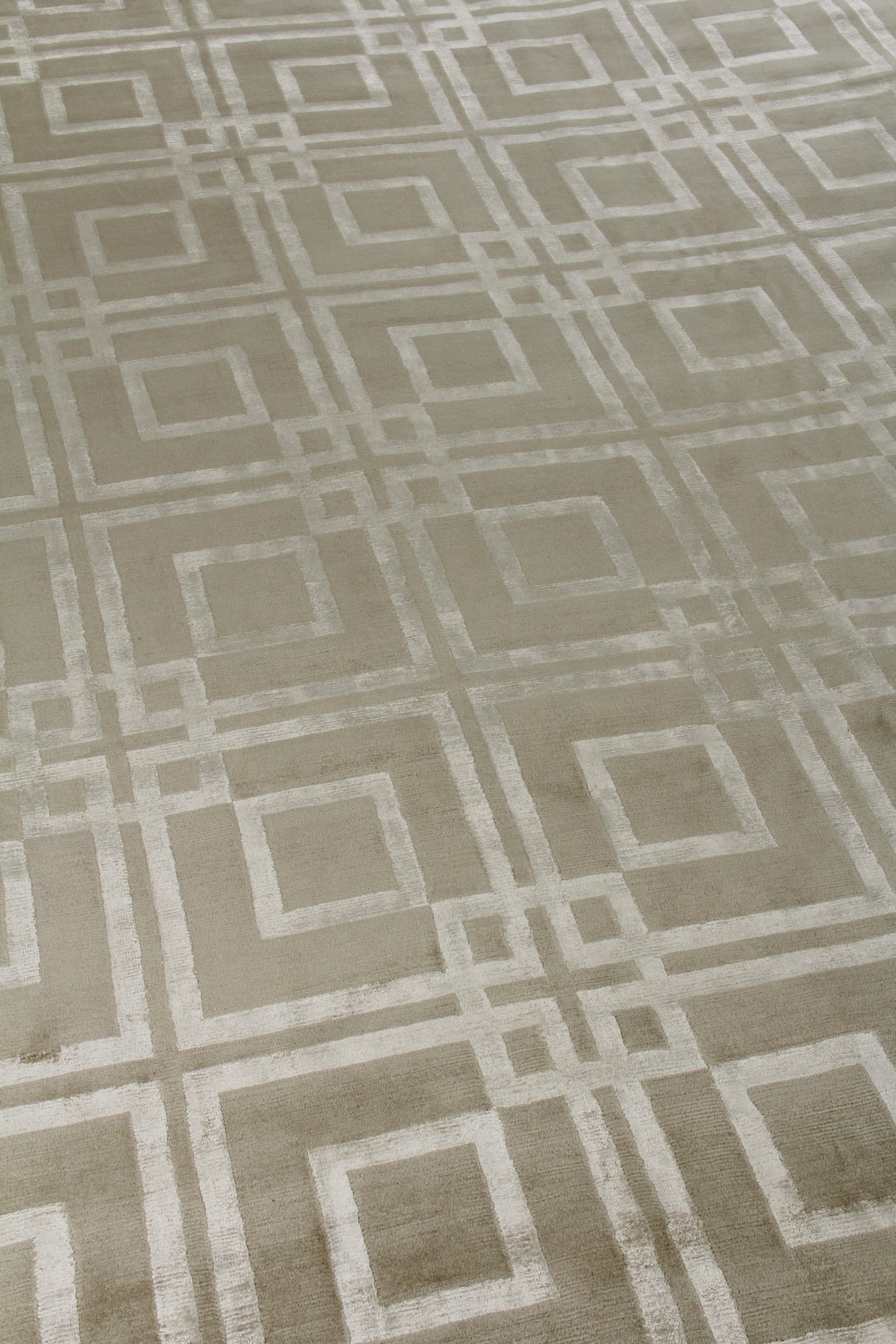 Exquisite Rugs Super Tibetan hand-knotted Wool/Bamboo Silk 9556 Taupe 12' x 9' Area Rug
