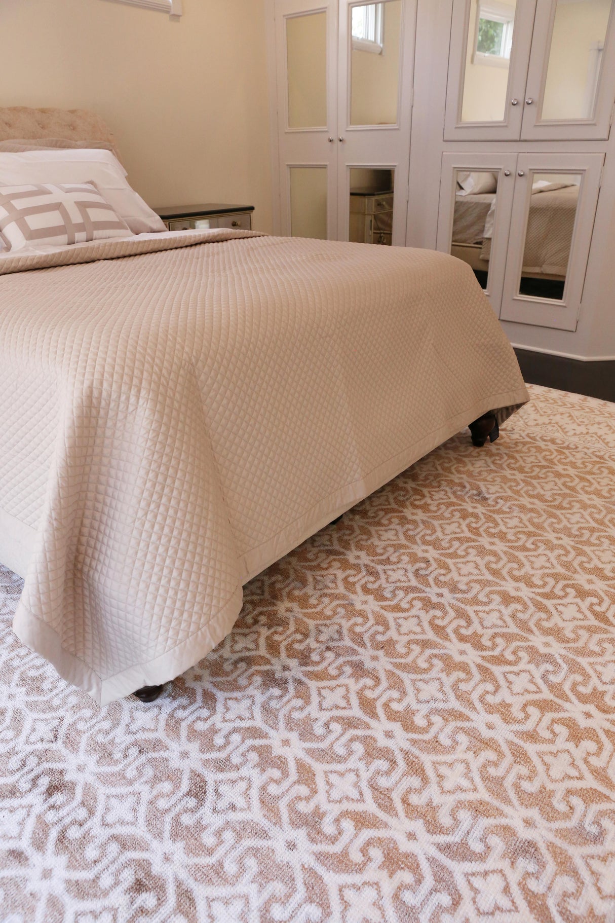 Exquisite Rugs Antique Weave Bamboo hand-knotted Bamboo Silk 9800 Beige 15' x 12' Area Rug