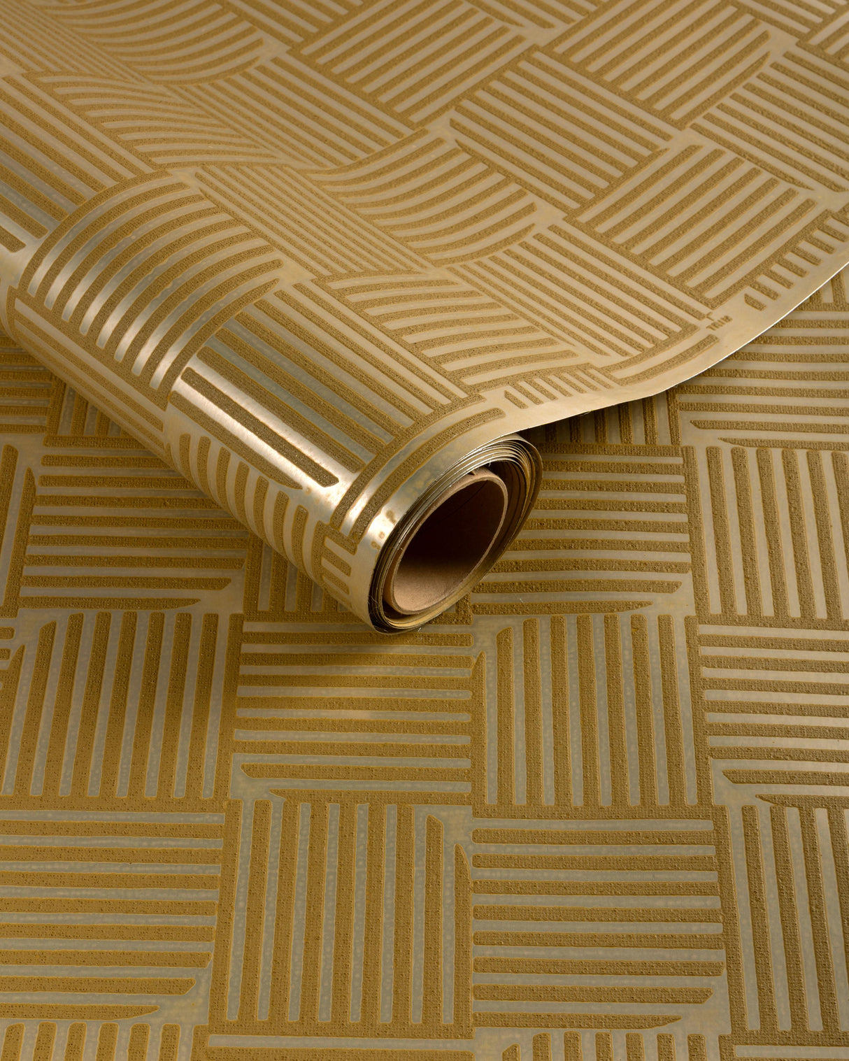 Lee Jofa TETRA WC GOLD Wallpaper