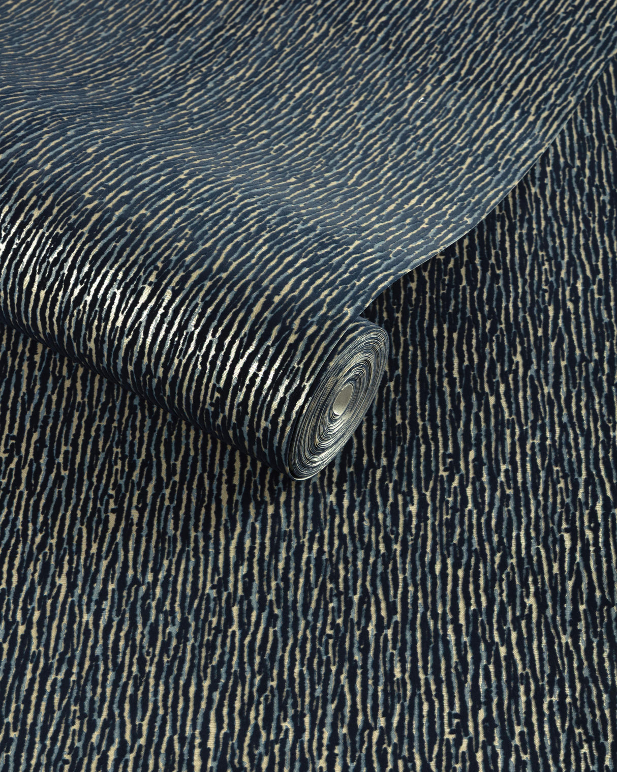 Lee Jofa MAIA FLOCK WC SAPPHIRE Wallpaper