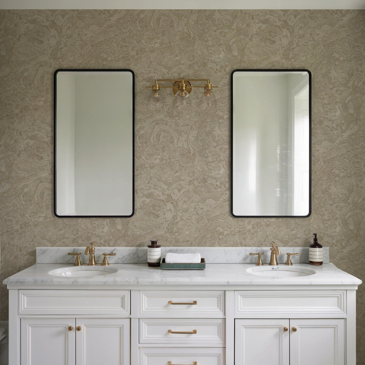 Veer Decor Marble Cloud Gold Wallpaper