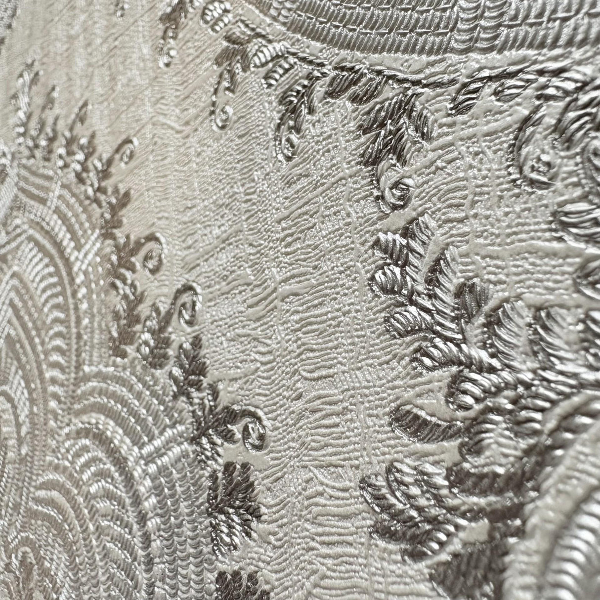Veer Decor Traditional Damask Silver Wallpaper