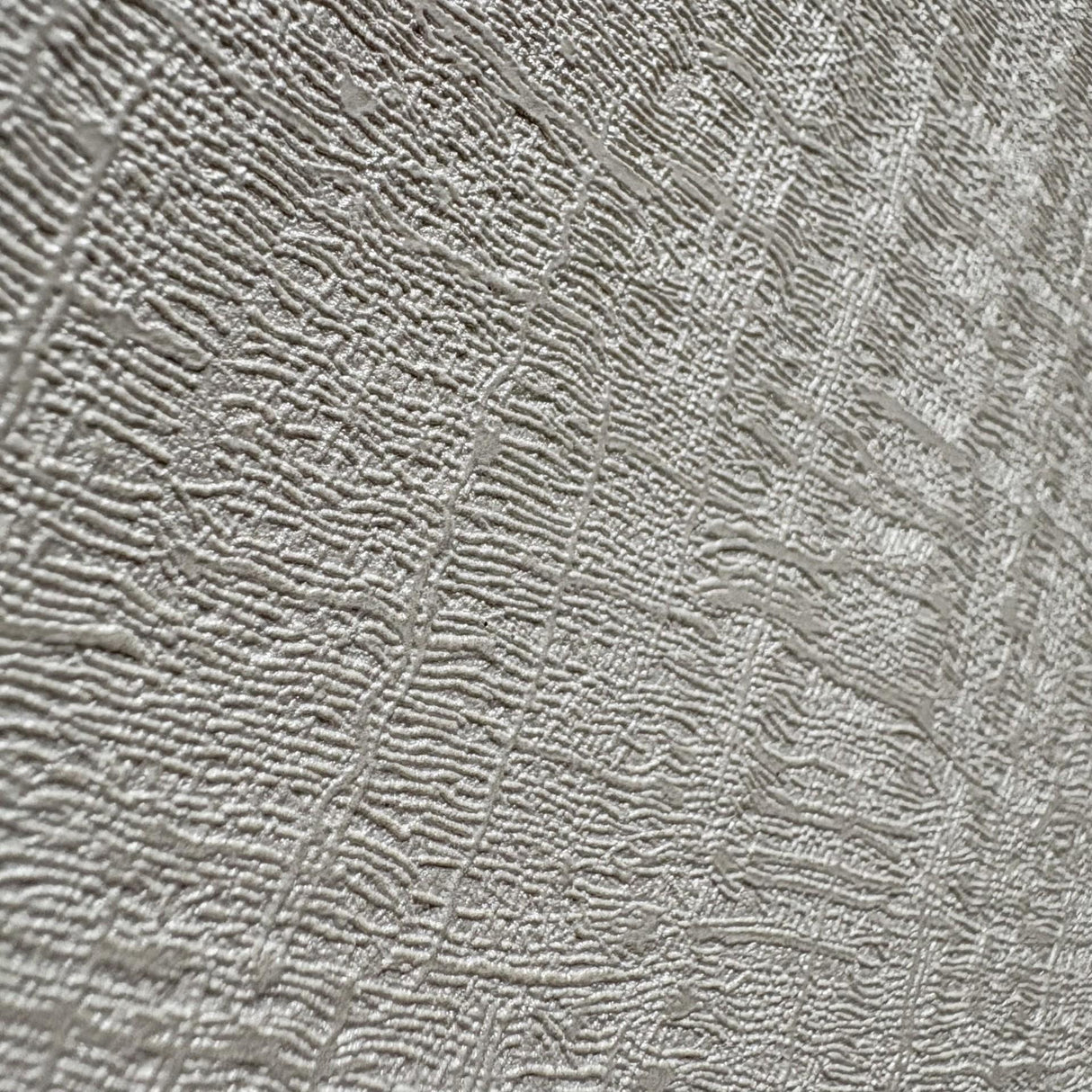 Veer Decor Casbah Crackle Texture White Wallpaper