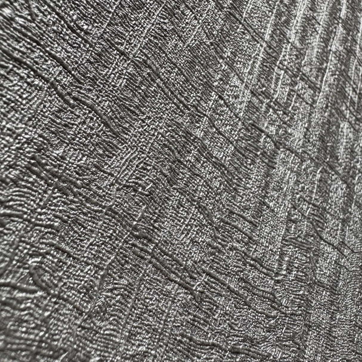 Veer Decor Casbah Crackle Texture Silver Wallpaper