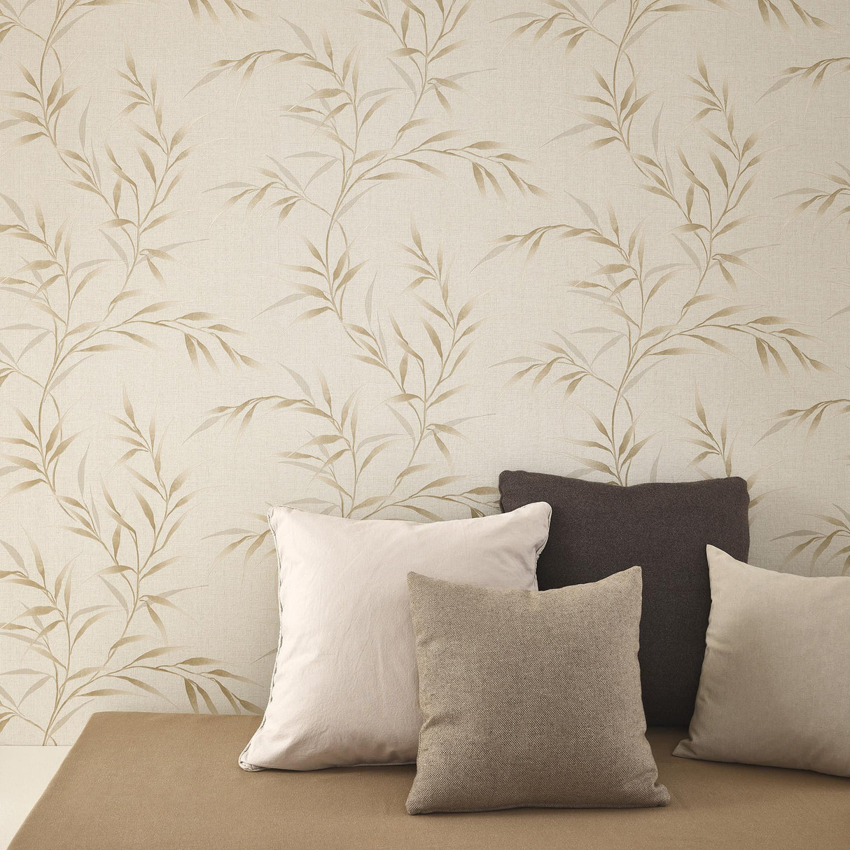 Veer Decor Yamato Leaves Beige Wallpaper