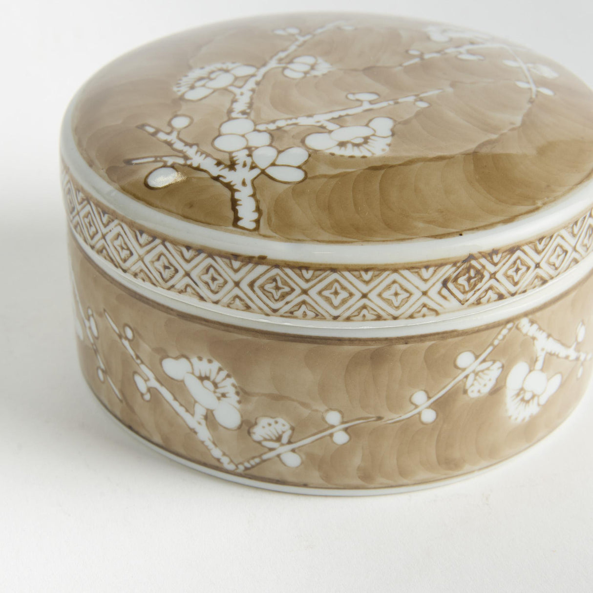 Napa  PROVINCE EMPRESS RD LIDDED CATCHLL BOX SM