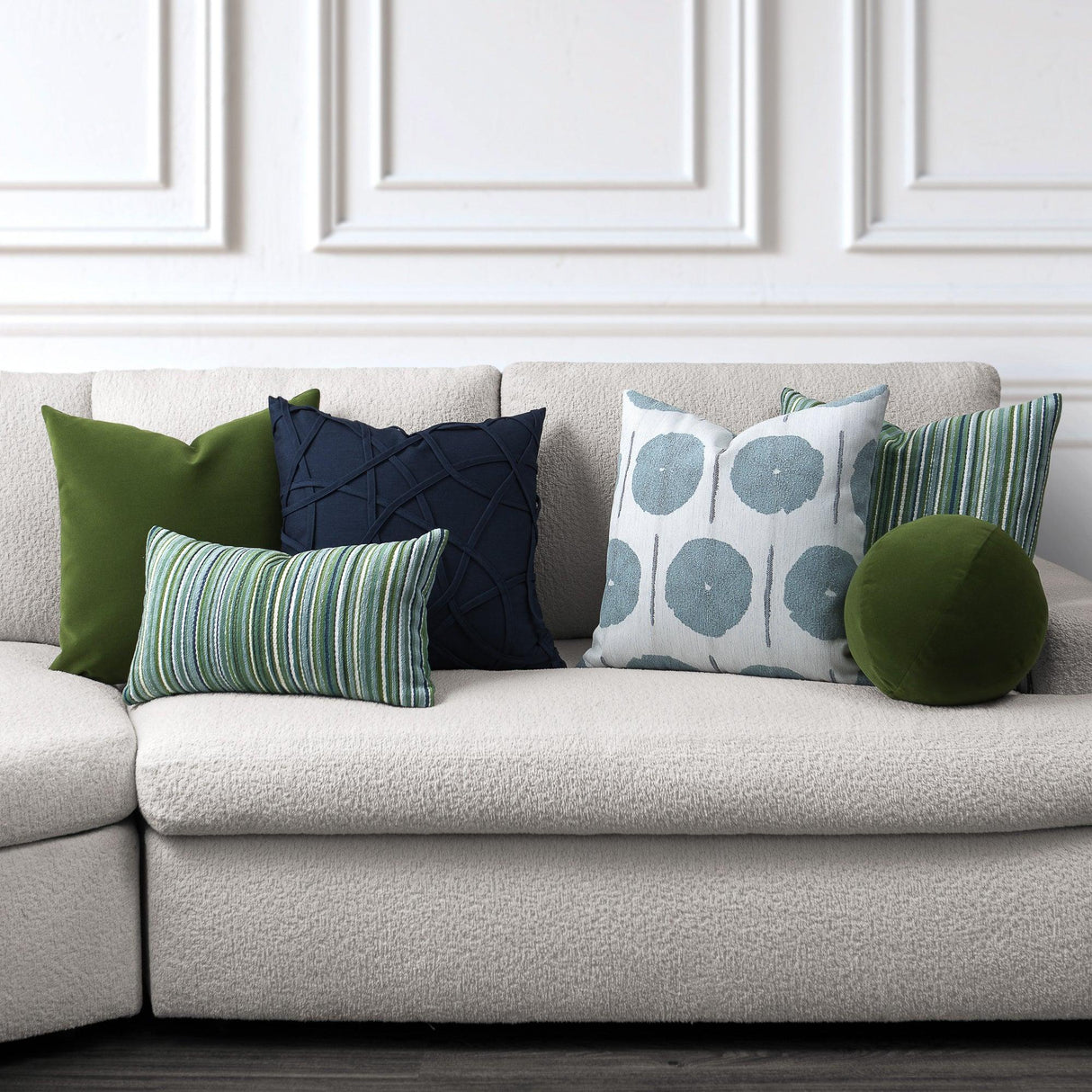Elaine Smith Lush Velvet Ivy Orb Green 12" Round Decorative Pillow