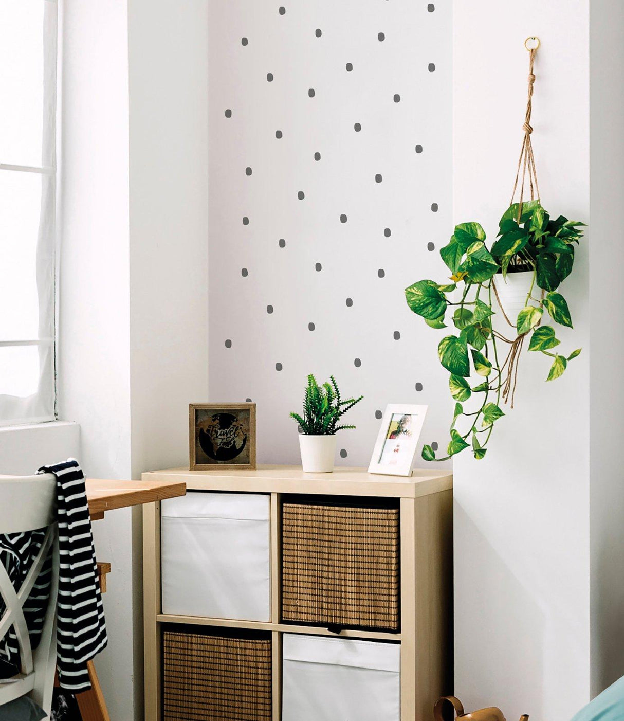 Galerie 291-4 Bambino Spotty Black Wallpaper 291-4 Black Wallpaper