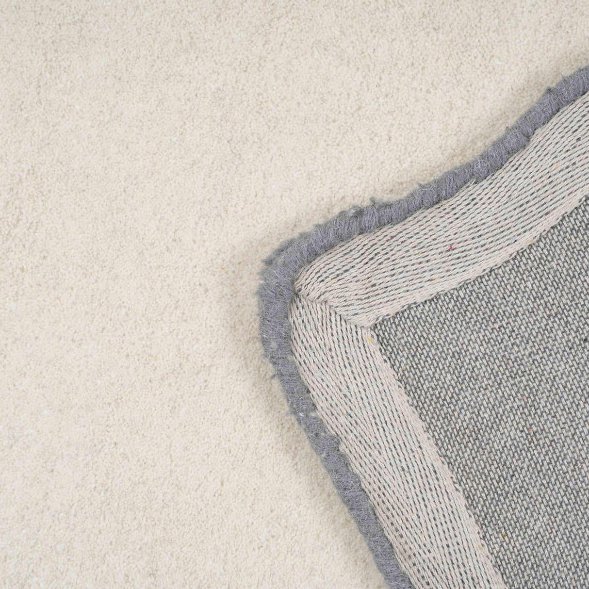TOV Tarba Grey 5'x7' Rectangular Floor Rug