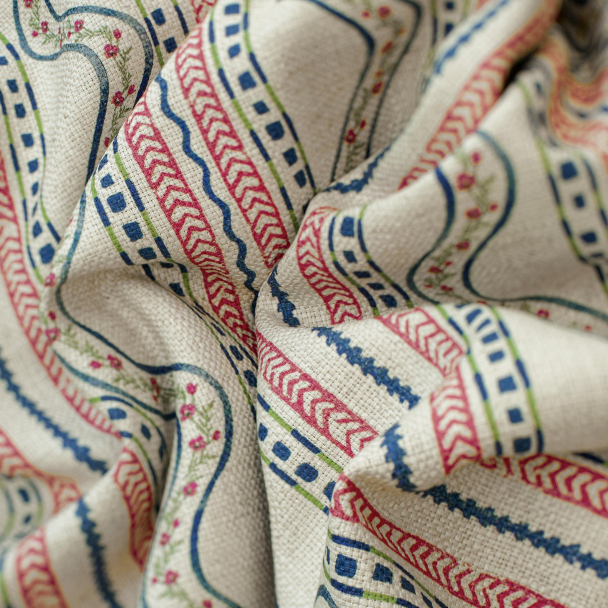 Andrew Martin FLOW PINK Fabric