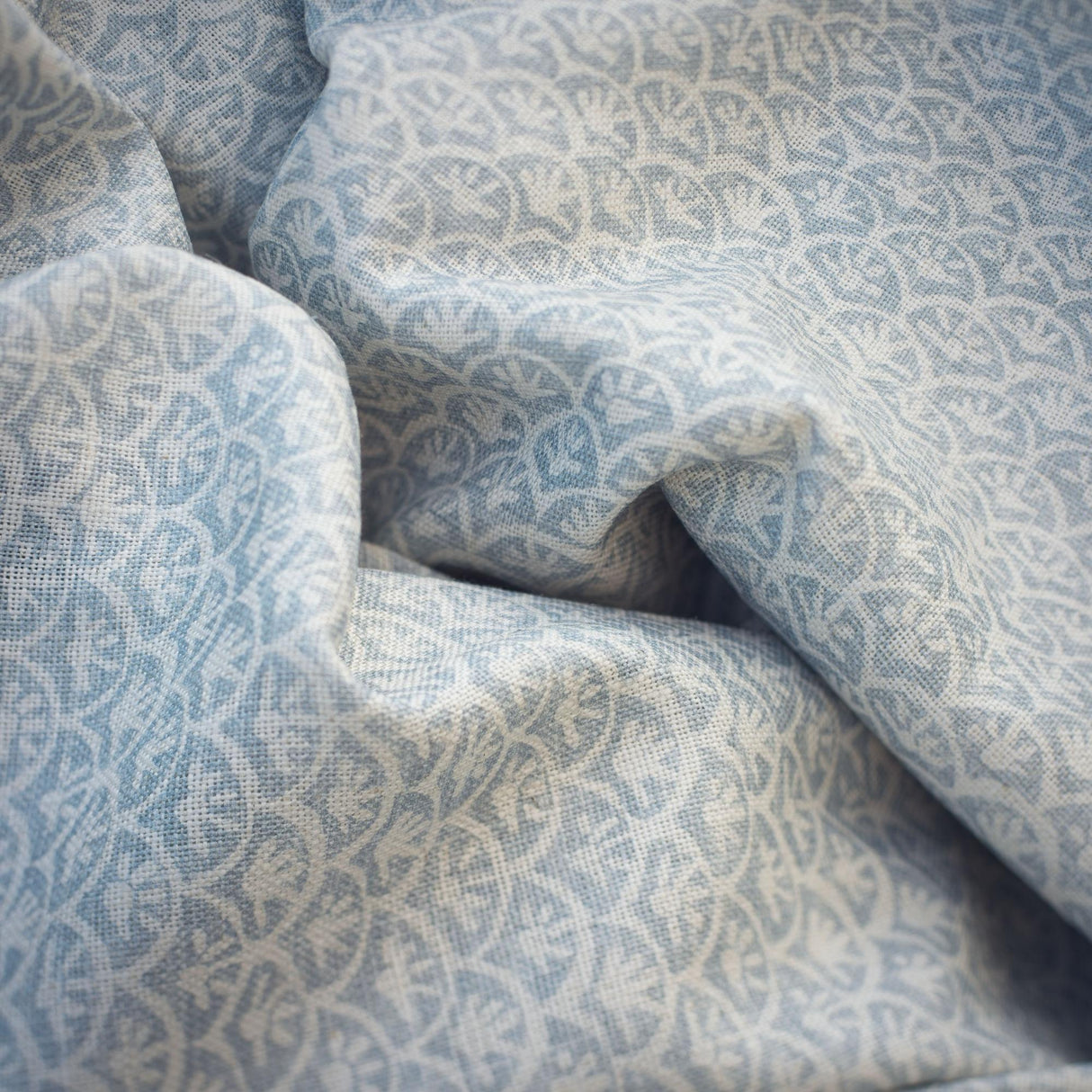 Andrew Martin DAISY SKY Fabric