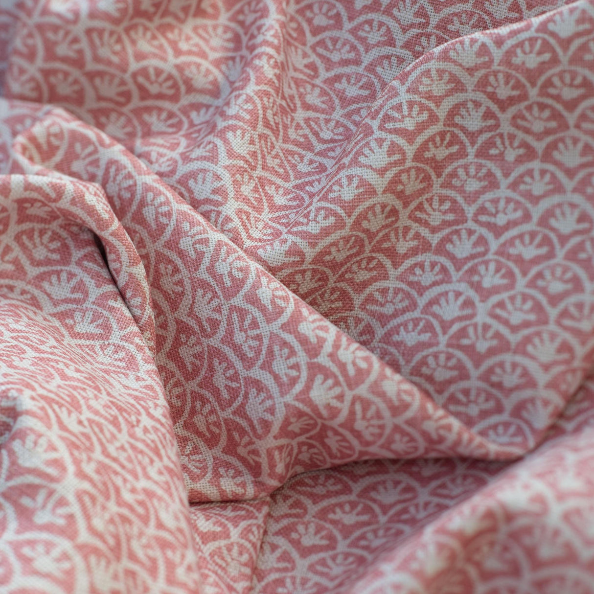 Andrew Martin DAISY GERANIUM Fabric