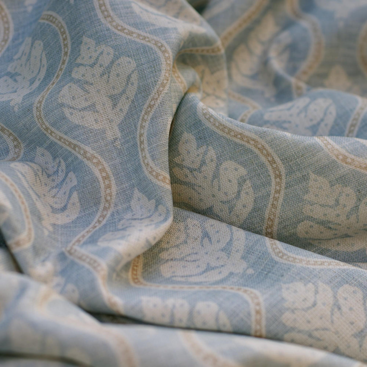 Andrew Martin FIG SKY Fabric