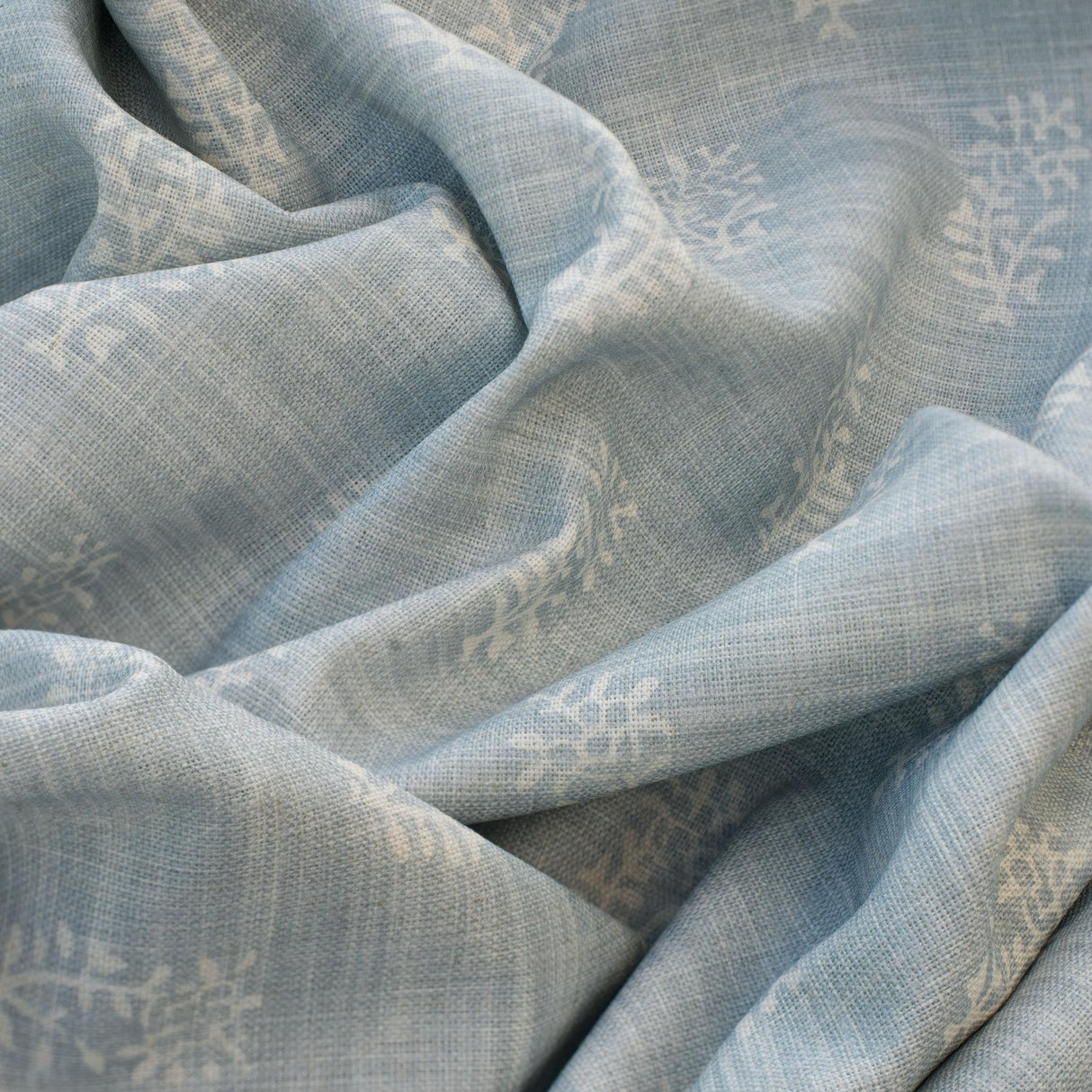 Andrew Martin THYME LINEN ON SKY Fabric