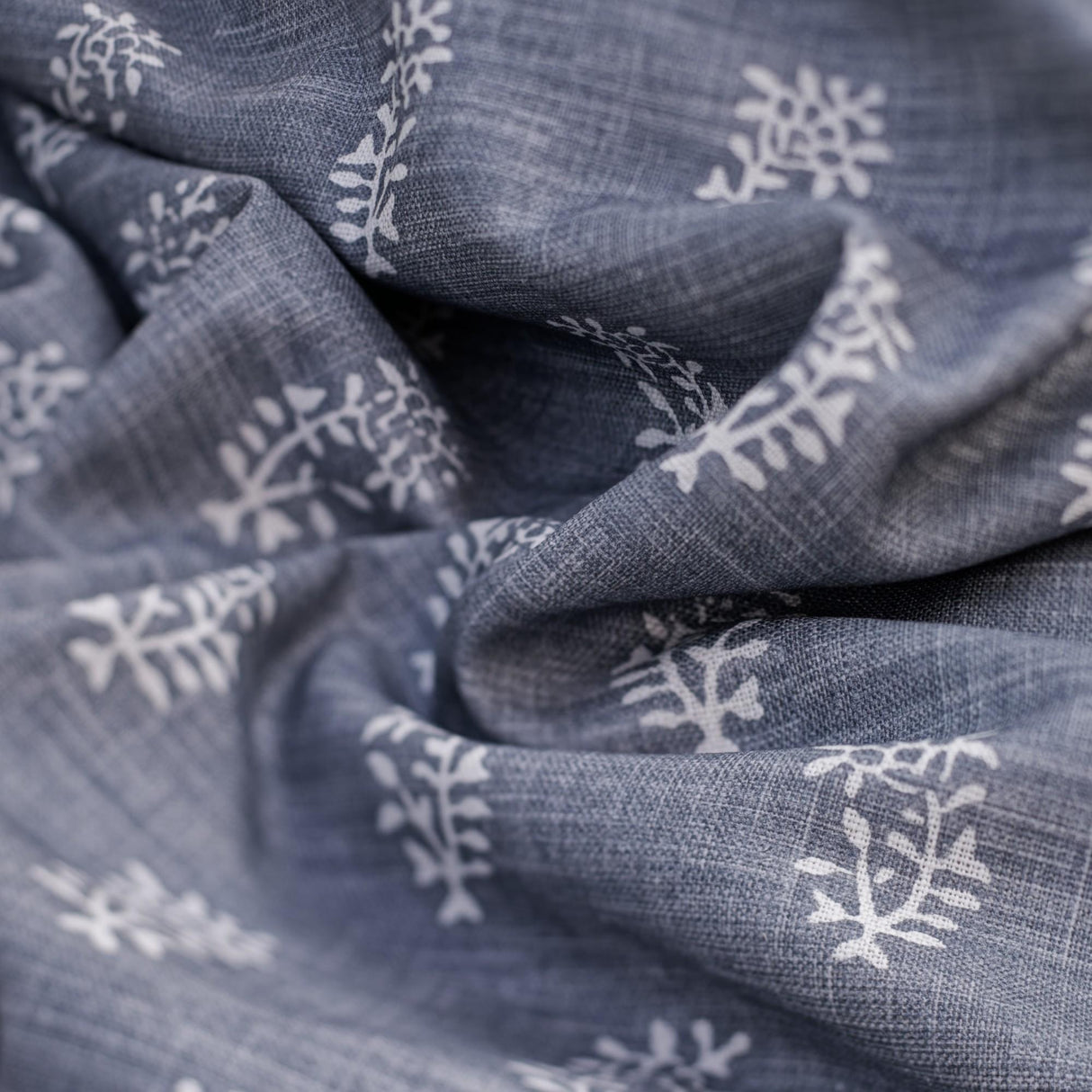 Andrew Martin THYME LINEN ON IRIS Fabric