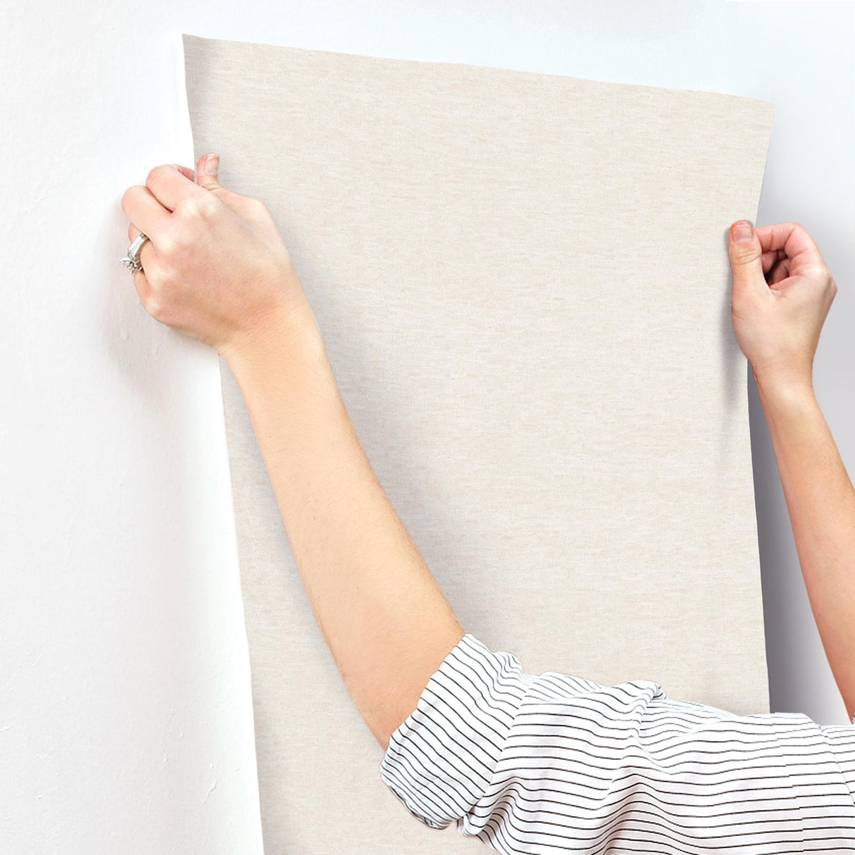 Candice Olson Tide Water Cream Textured Wallpaper