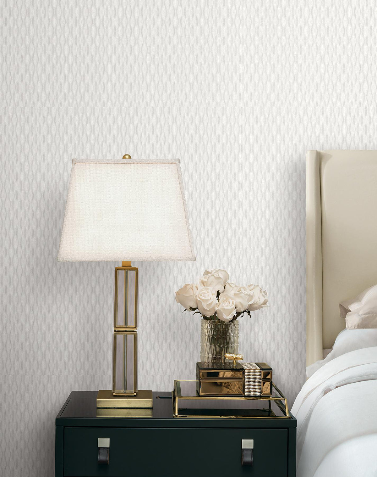 Candice Olson Ripple Effect White Petite Ogee Wallpaper