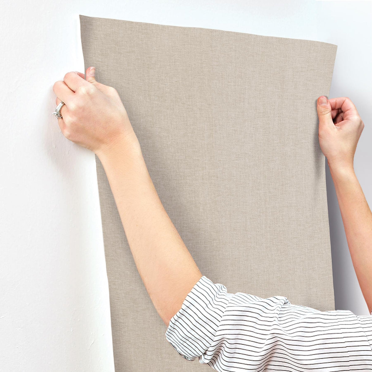 Candice Olson Loominosity Taupe Faux Linen Wallpaper