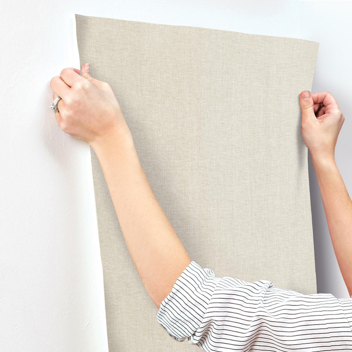 Candice Olson Loominosity Champagne Faux Linen Wallpaper