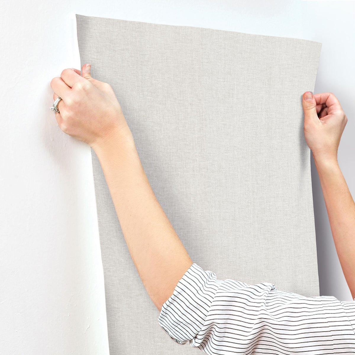 Candice Olson Loominosity Silver Faux Linen Wallpaper