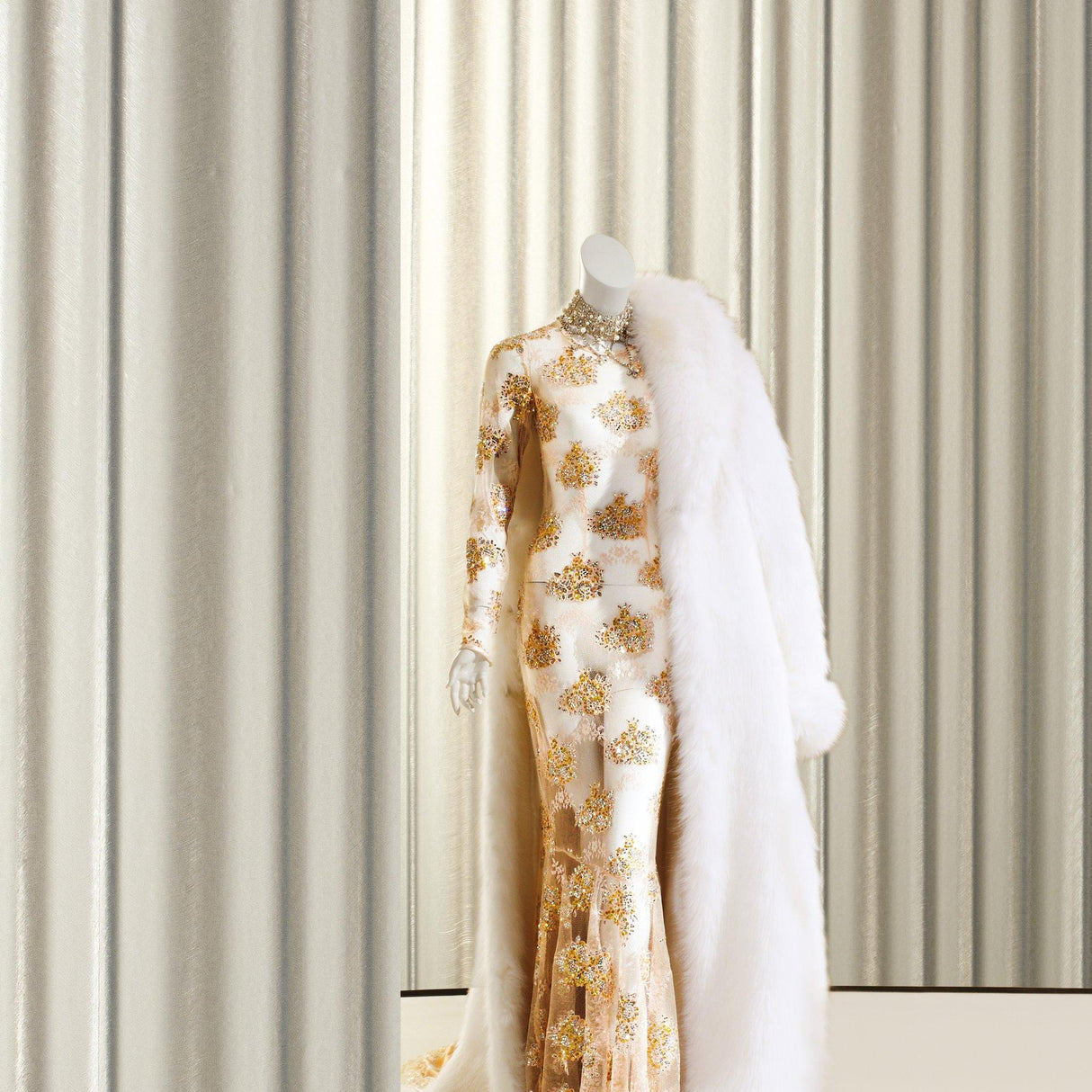 Galerie AI95053 Air Plain Texture Beige Wallpaper AI95053 Beige Wallpaper