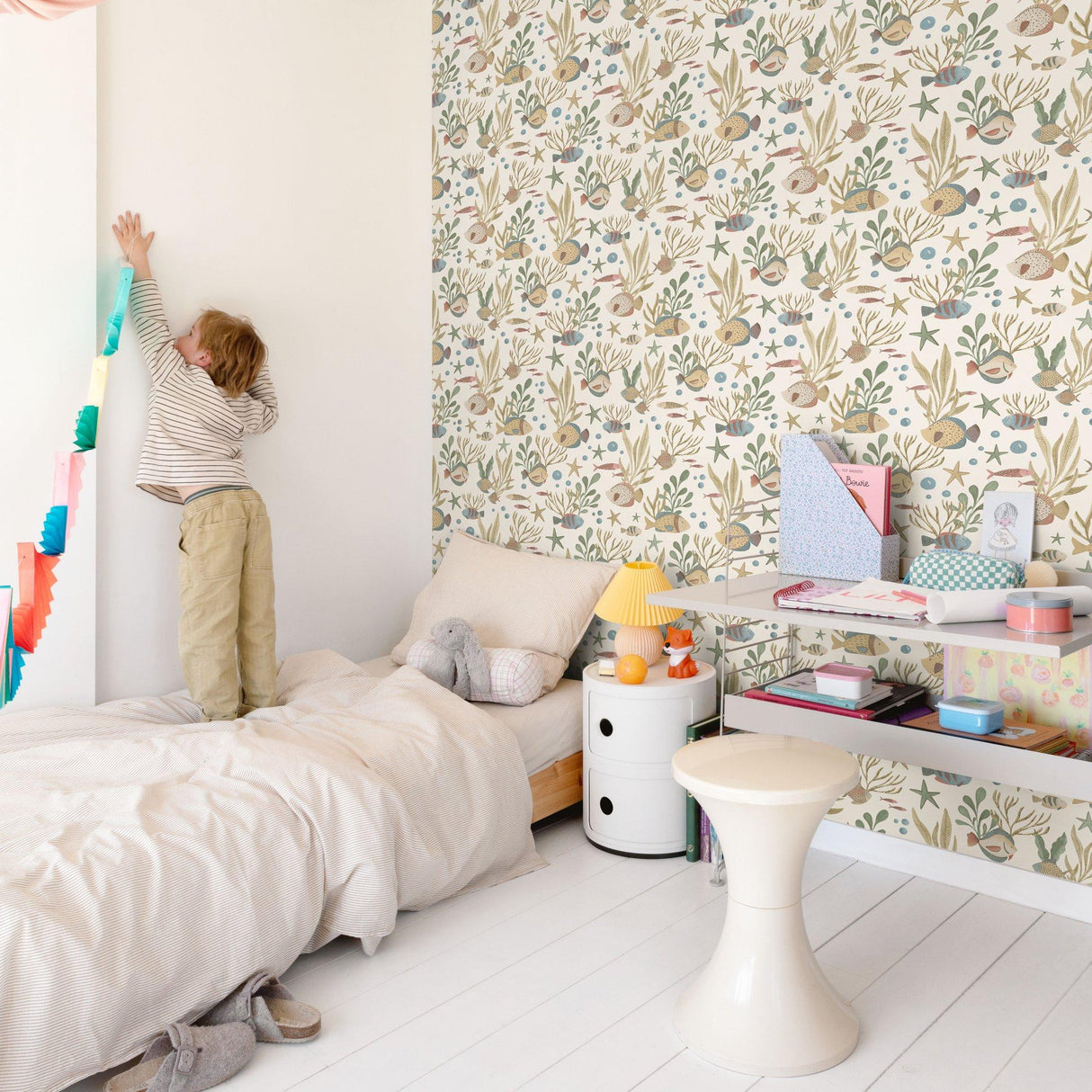 Galerie GDLD3320 Little Dreamers Photographic All-over Print Multi-colored Wallpaper GDLD3320 Multi-colored Wallpaper