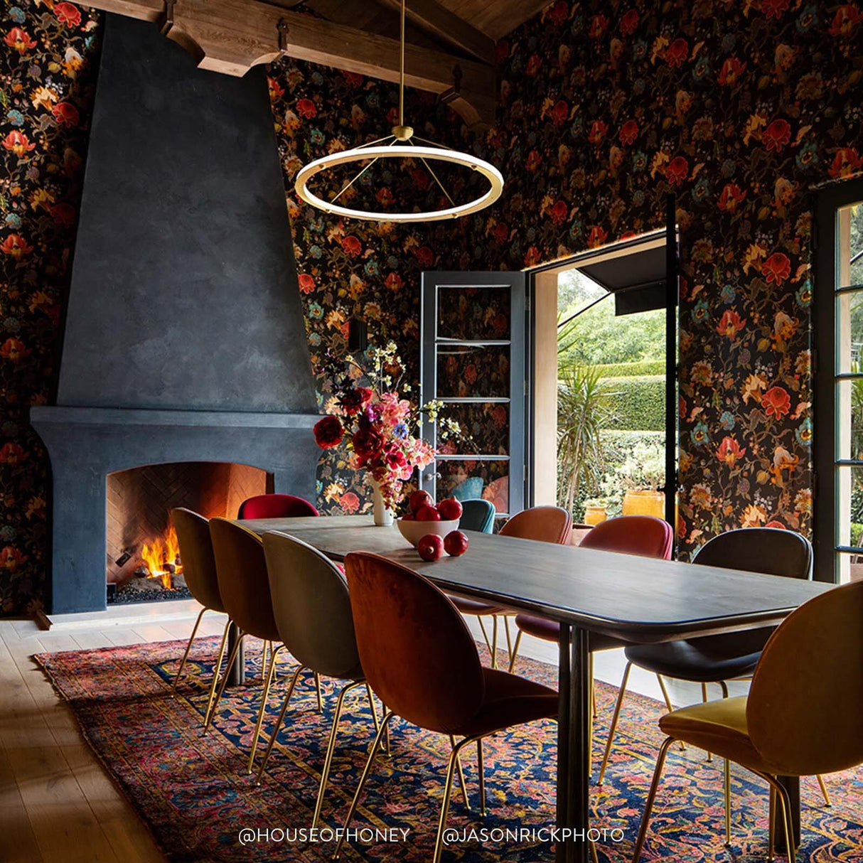 House of Hackney ARTEMIS Wallpaper - Black (9'10" - full height)
