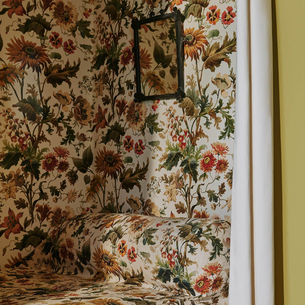 House of Hackney AVALON Wallpaper - Ecru (9'10" - full height)