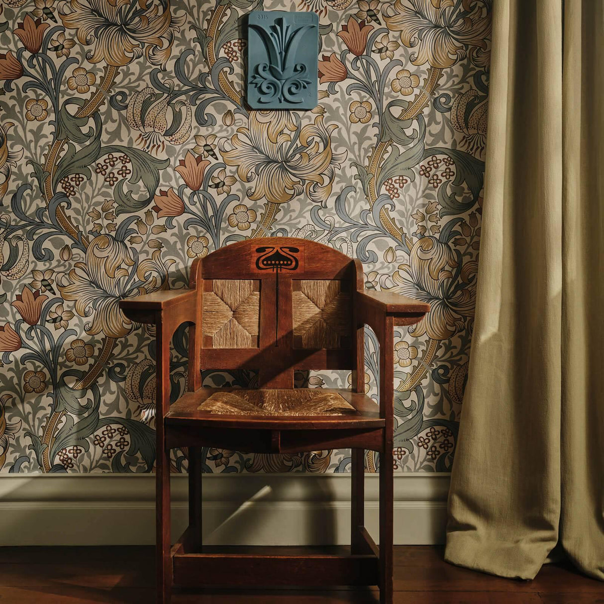 House of Hackney GOLDEN LILY Wallpaper - Moonstone (9'10" - full height)