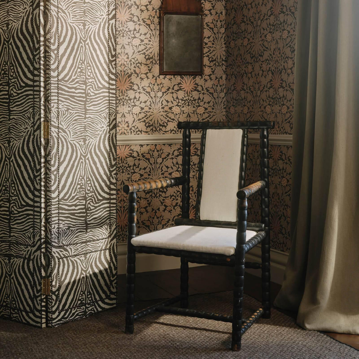 House of Hackney HYACINTH NOVELLUS Wallpaper - Noir (9'10" - full height)